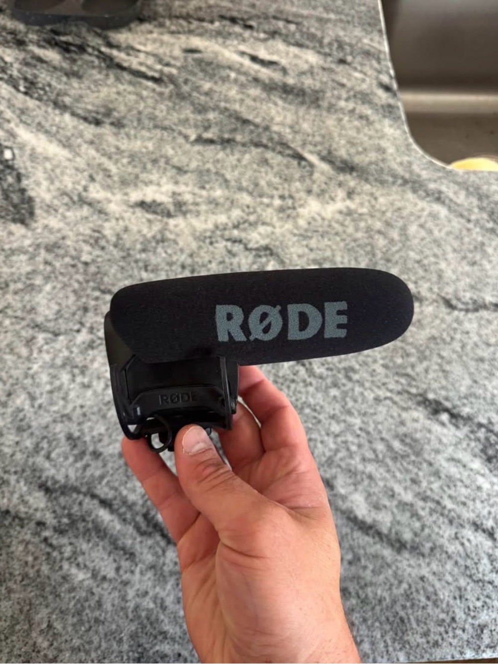 RØDE On-Camera Shotgun Microphone - Black